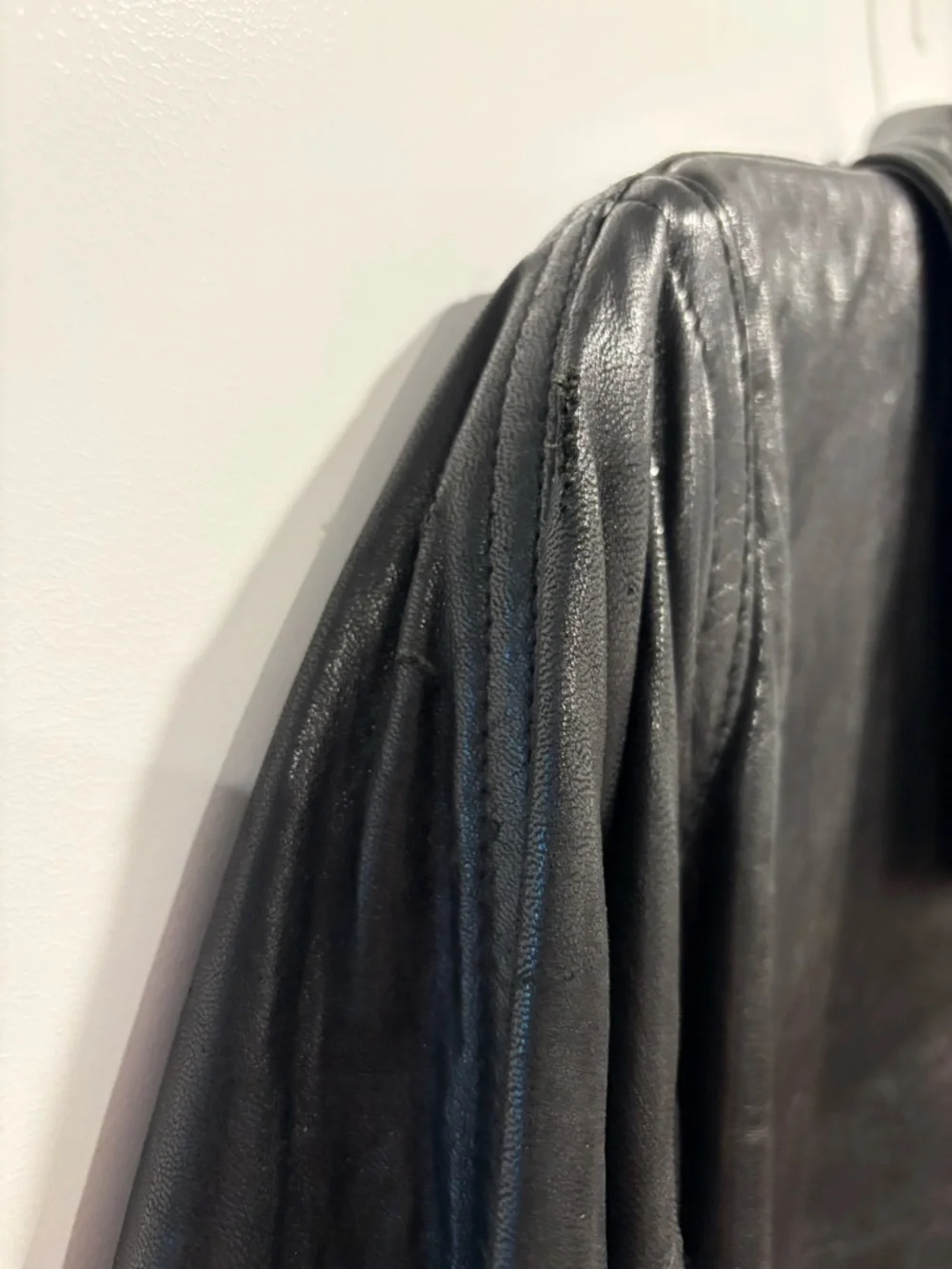 Danier Black Leather Trench Coat - Picture 5 of 6